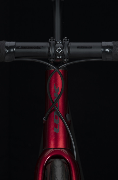 Story_Look_right_bike_785_Huez_Interference