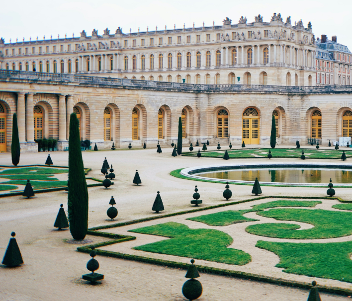 Design Iconic Black Radial