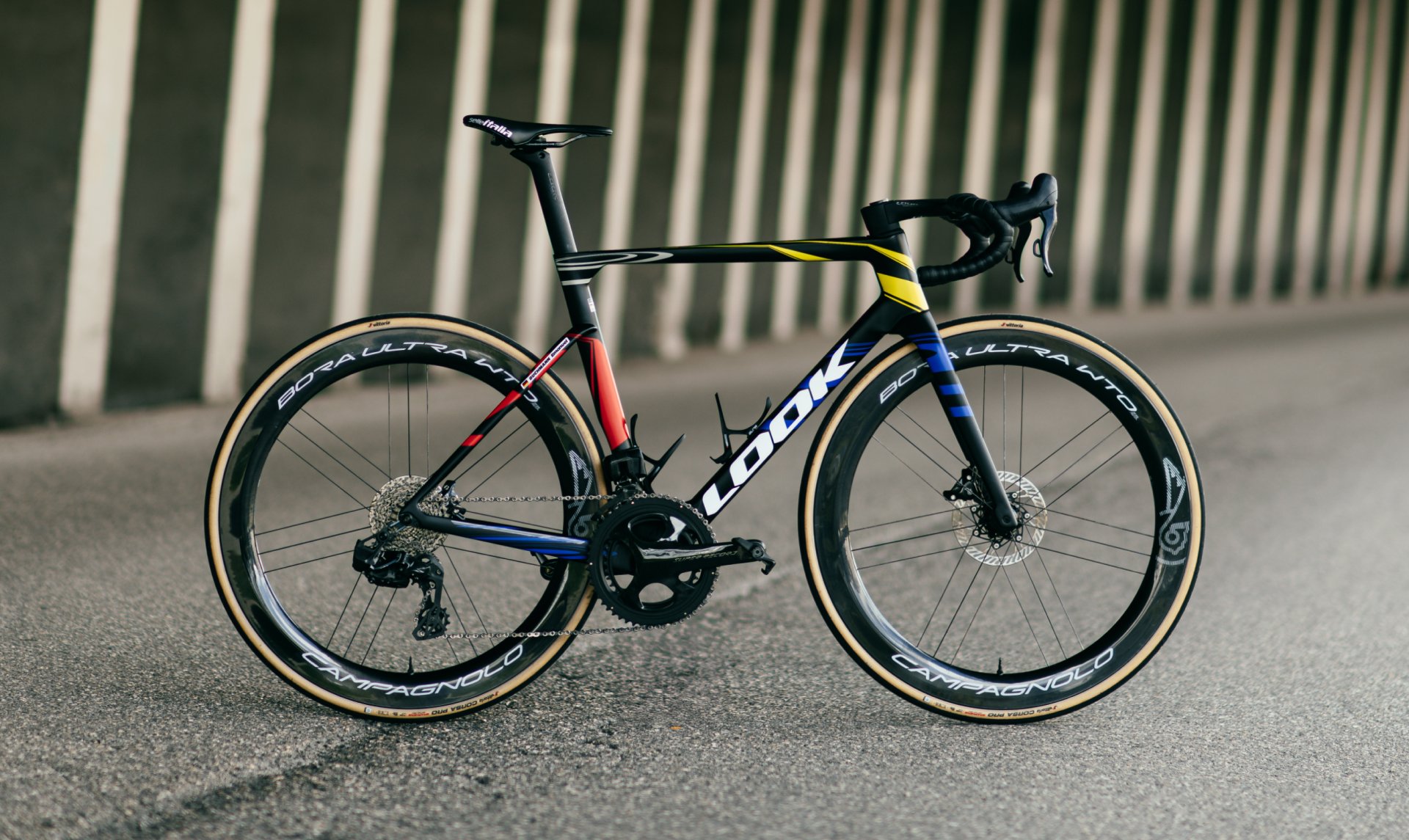 Look Cycle - Automatic pedals and carbon bikes