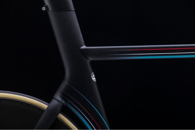 895 VITESSE: Bred for fast - LOOK Cycle