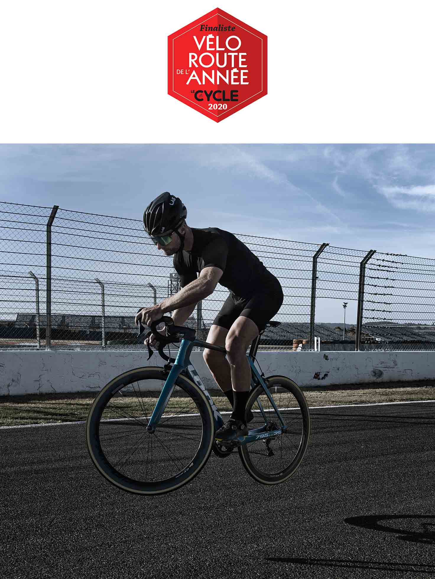 795 Blade RS Metallic Blue - Circuit Magny-Cours